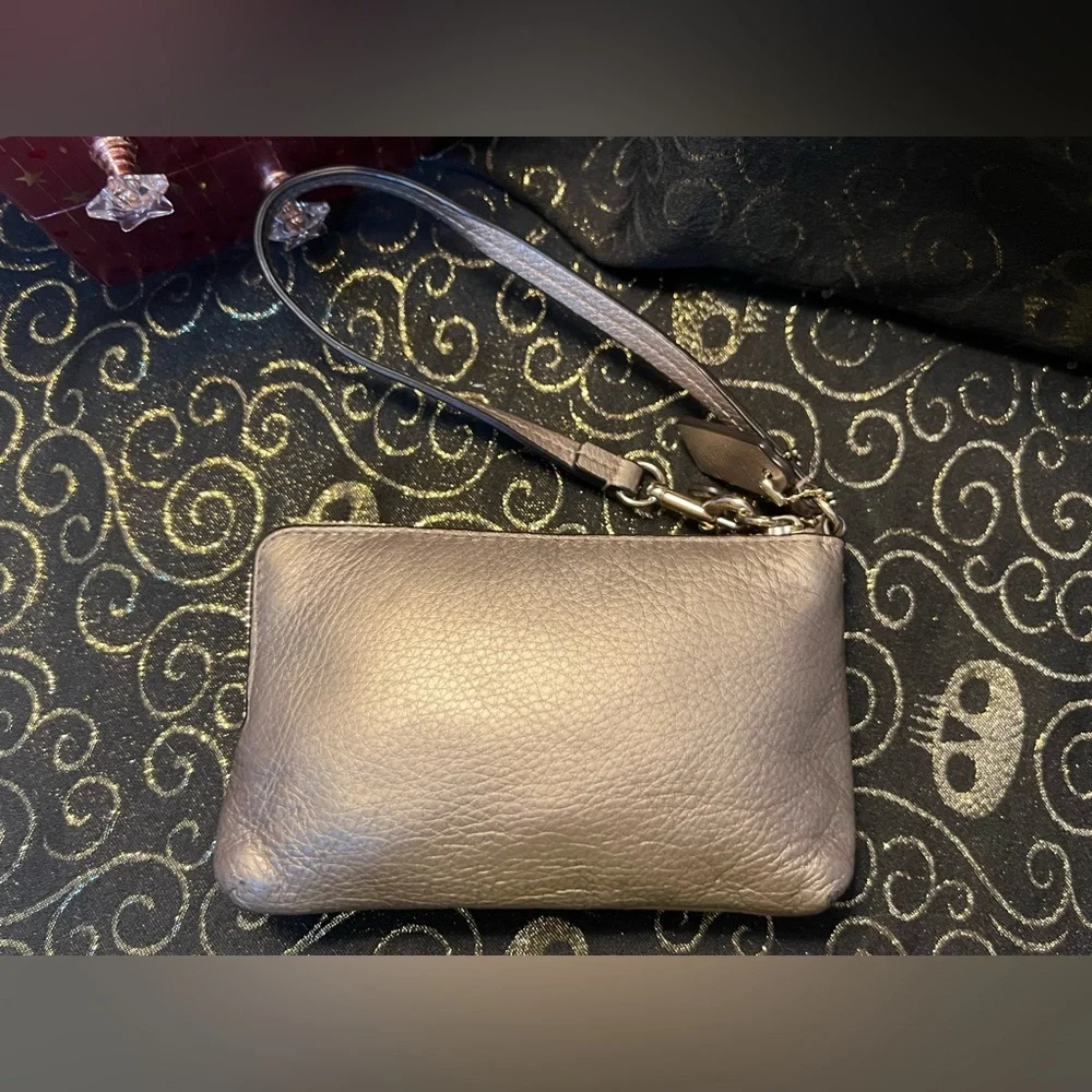 Coach Metallic Taupe/Gold Pebble Leather Double Zip Wristlet w Horse & Carriage